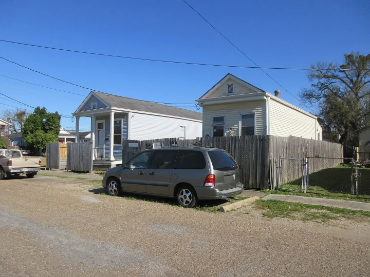 Shotgun houses in the Irish Channel neighborhood of New Orleans
